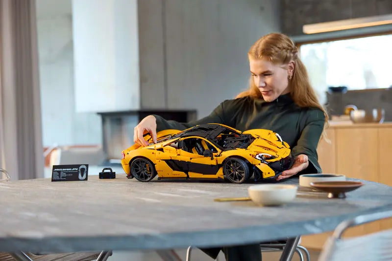 LEGO: McLaren P1